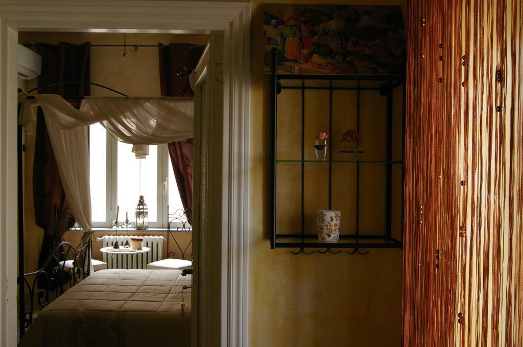 Serapo Bed And Breakfast Gaeta Habitación foto